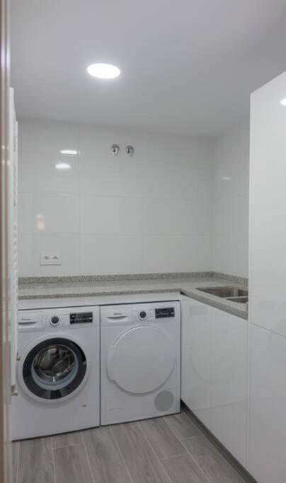 Sakura Homes Ponferrada Centro 8 Plazas 外观 照片